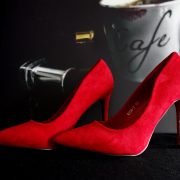 誰もが振り返るほどの美人【釈】