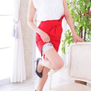 上質で且つ清潔感漂う色気も放つ美人マダム【富田 靖子】